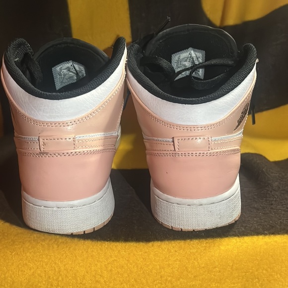 PINK BLACK AND WHITE AIRJORDAN MIDS - Picture 4 of 5